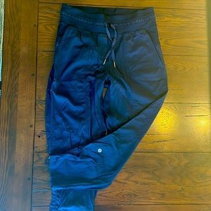 Lululemon Dance Studio Crop - blue